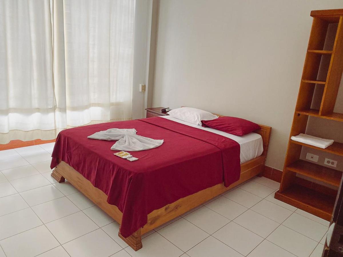 Hostal Casa Blanca Puerto Francisco de Orellana Dış mekan fotoğraf