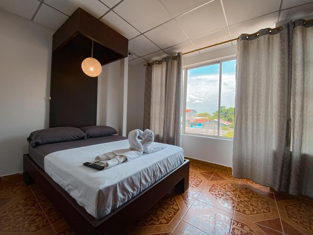 Hostal Casa Blanca Puerto Francisco de Orellana Dış mekan fotoğraf