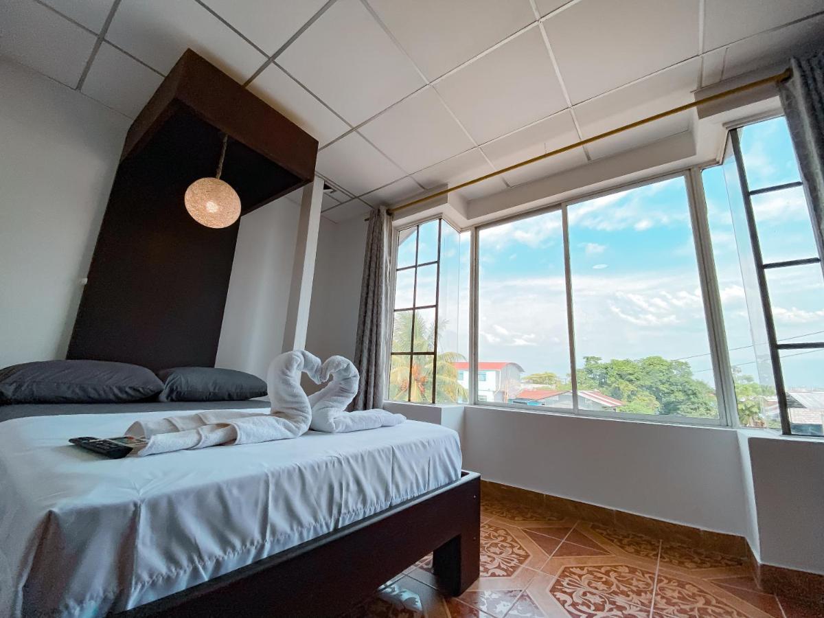 Hostal Casa Blanca Puerto Francisco de Orellana Dış mekan fotoğraf